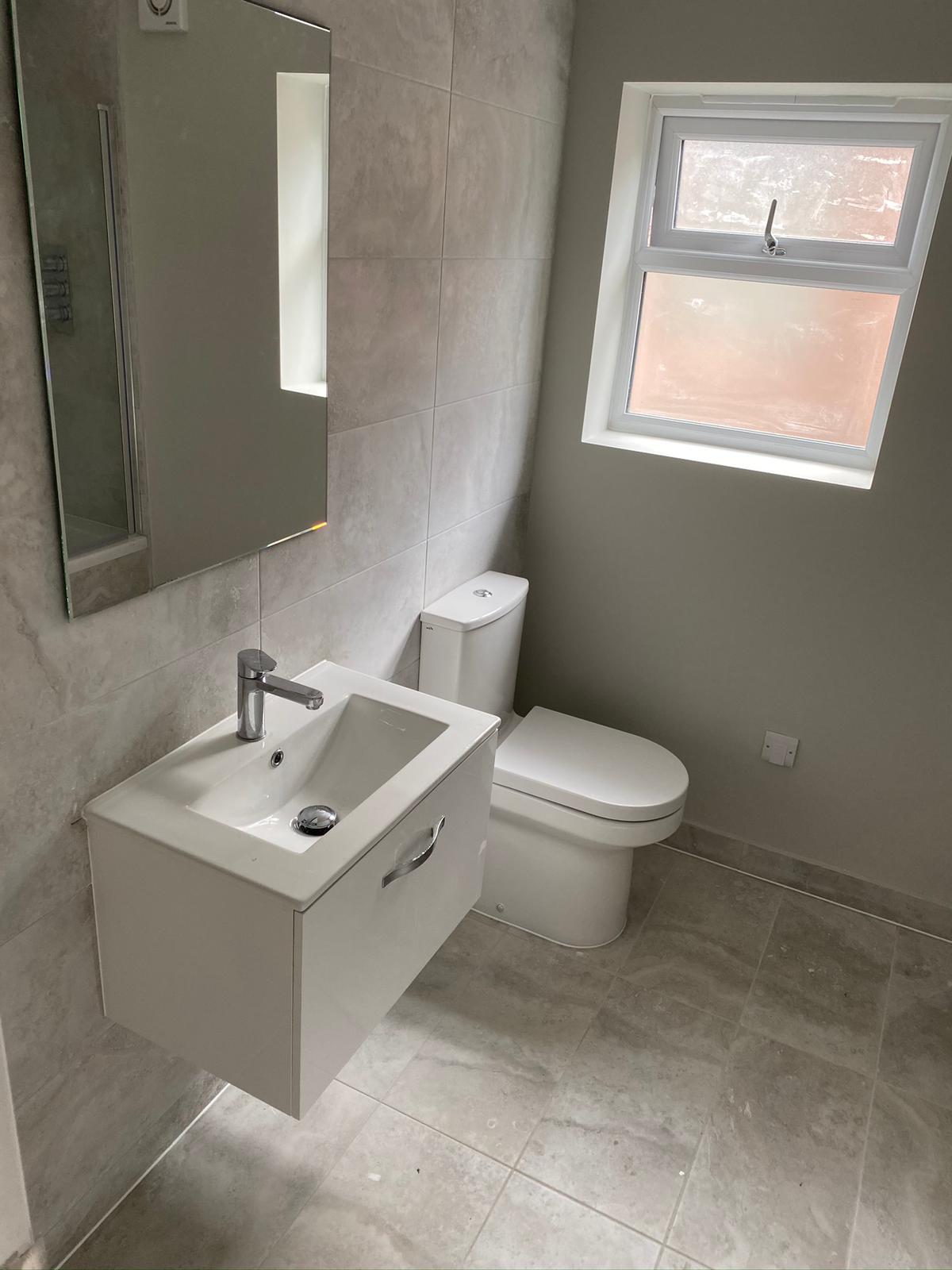 Bathroom suite