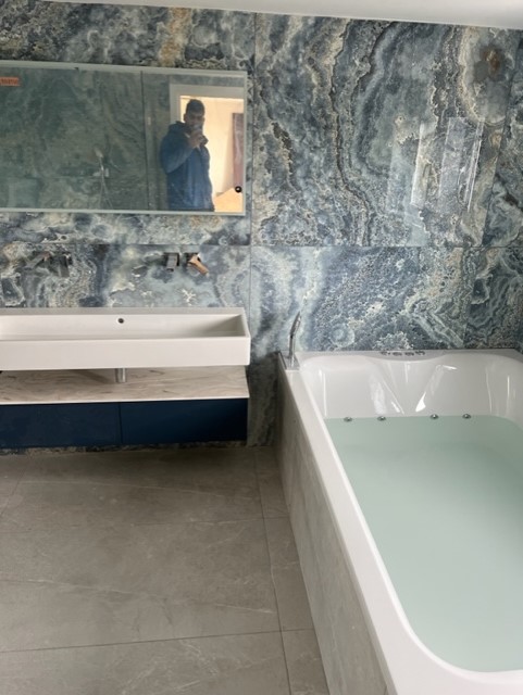 Jacuzzi bath